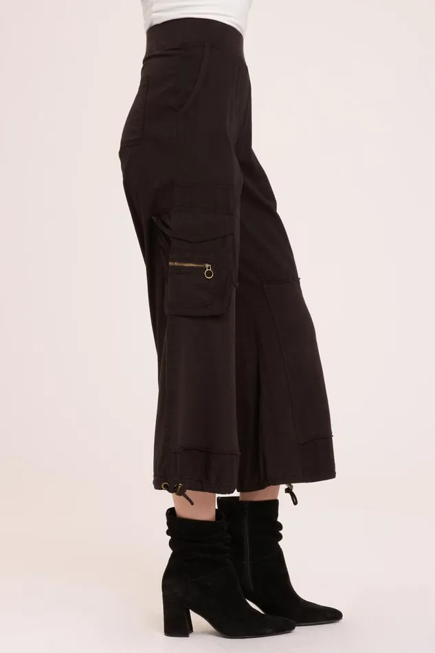 Clothing Crops XCVI Numa Cargo Crop Black